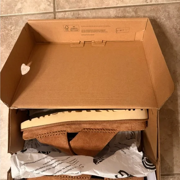 UGG Brown Goldenstar Platform Sandals - Picture 7 of 10